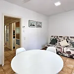 Casa *